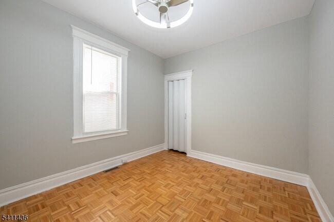 Building Photo - 24 Llewellyn Ave