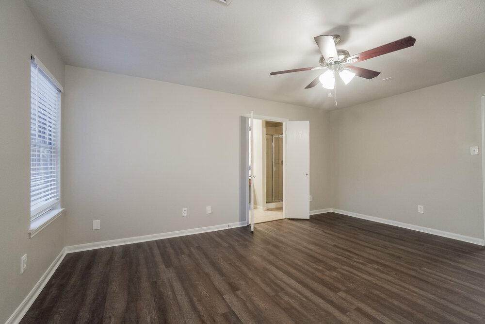 Building Photo - 23503 Maple View Dr