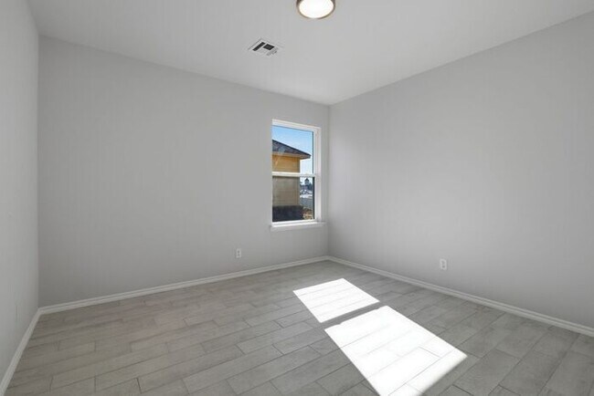 Building Photo - Spacious 4 Bed Home in Owasso – Open Living + Modern Kitchen