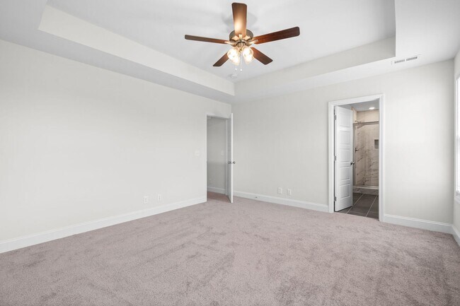 Building Photo - Pet Friendly Three Bedroom with Bonus!