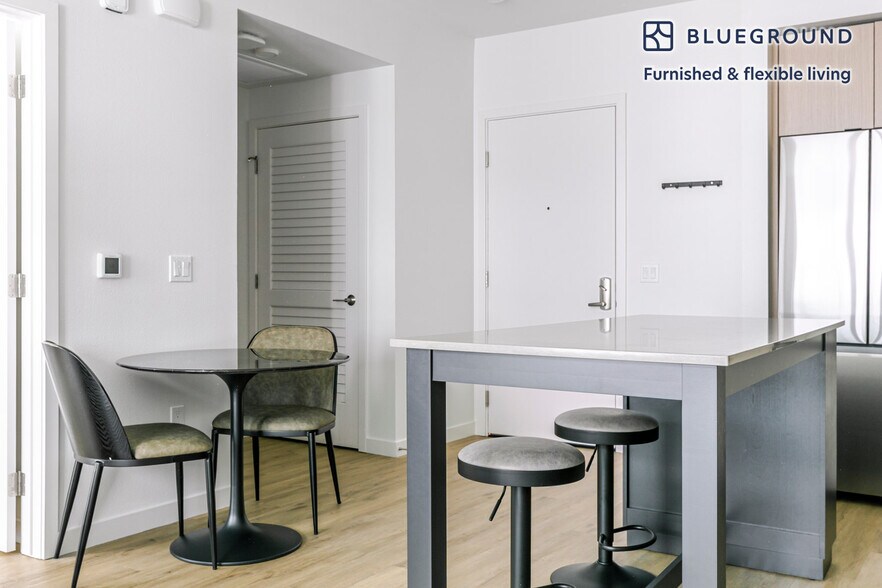 Building Photo - 350 Chastain Pl