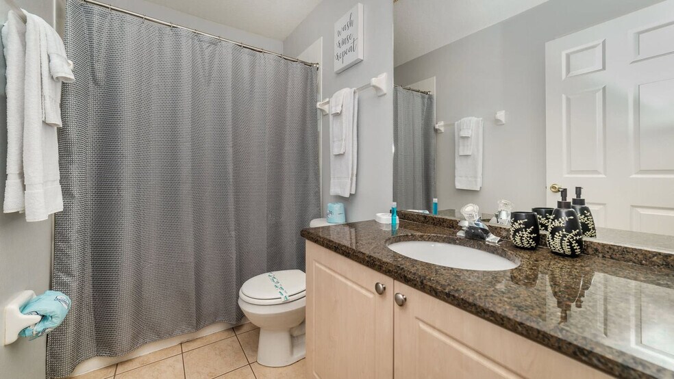 Building Photo - 8135 Sun Palm Dr