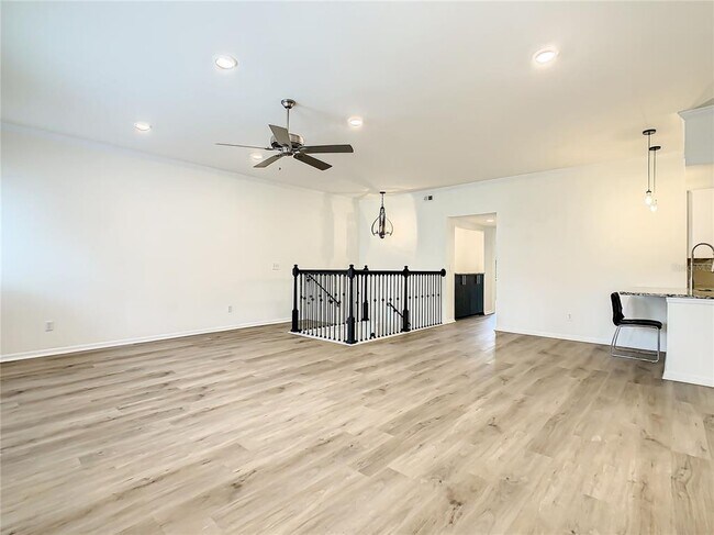 Building Photo - 1001 Via Santae Ln