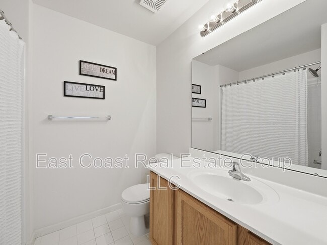 Building Photo - 1247 Mare St