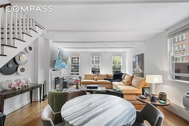 Building Photo - 66 Jane St