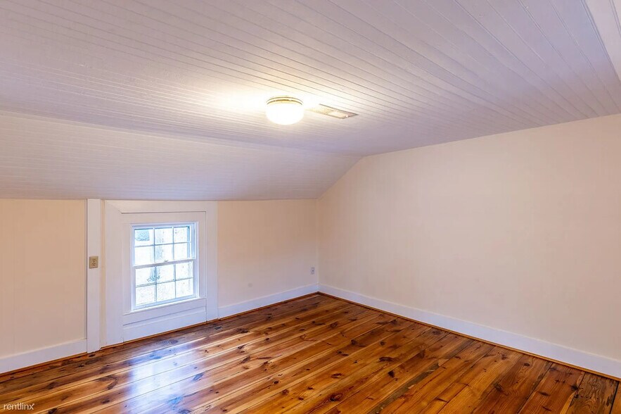 Building Photo - 7889 Blenheim Rd