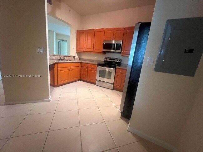 Building Photo - 3500 Oaks Clubhouse Dr