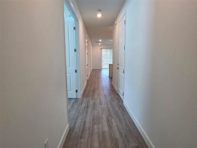 Building Photo - 13824 Hero Path