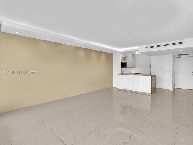 Building Photo - 100 Bayview Dr