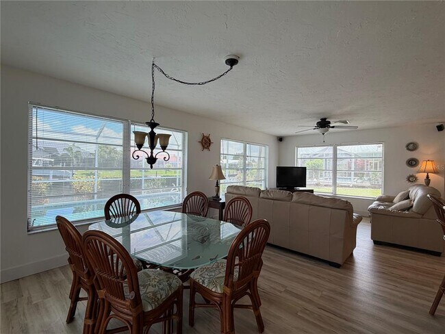 Building Photo - 732 Santa Margerita Ln