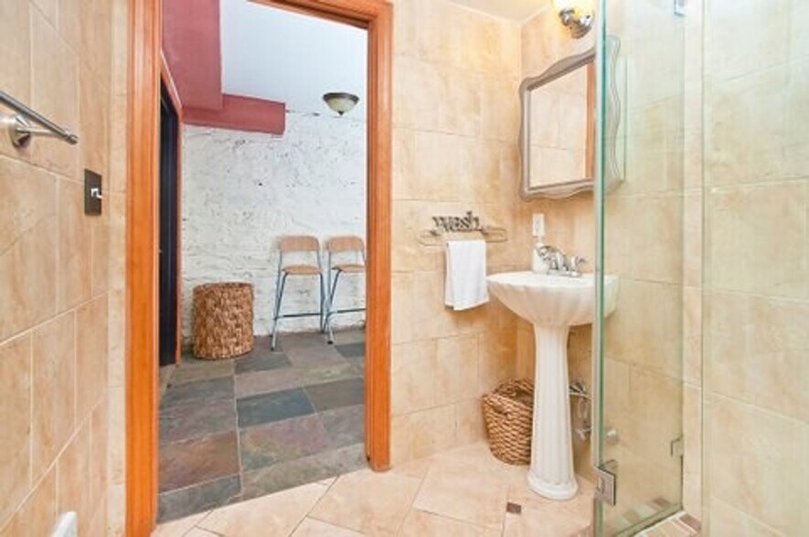 Building Photo - 112 W 136th St