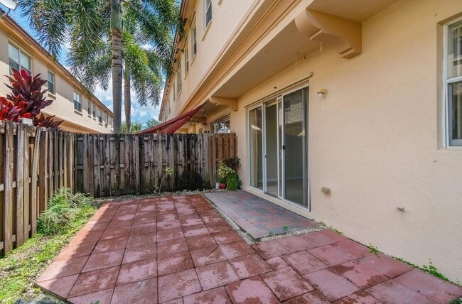 Building Photo - 12863 SW 134th Terrace
