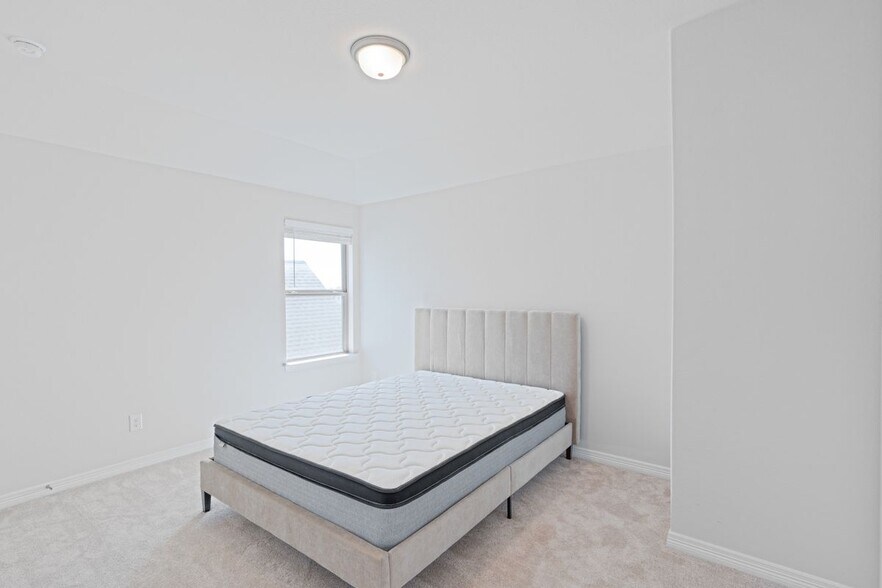 Building Photo - 213 Mira Mesa Dr