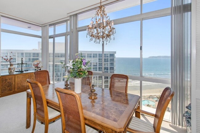 Building Photo - 1750 Avenida Del Mundo