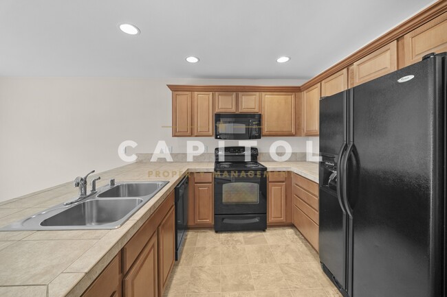 Building Photo - 5467 57th Loop SE