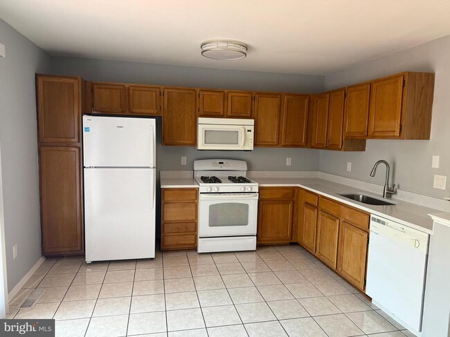 Building Photo - 1935 Winslow Ct