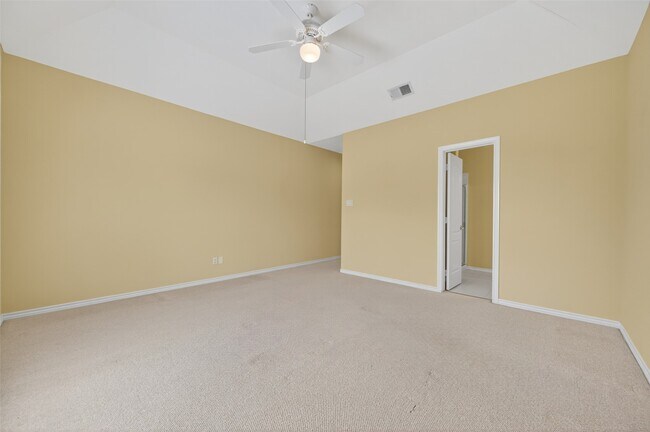 Building Photo - 16 Regency Point