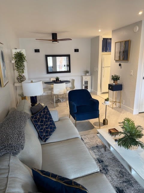 Building Photo - 2857 N Los Felices Rd