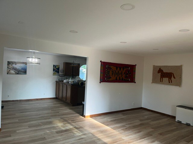 Building Photo - 1432 Barry Ave