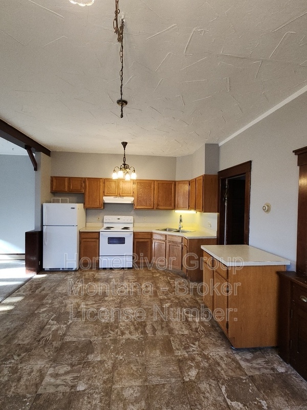 Building Photo - 534 S 3rd St W