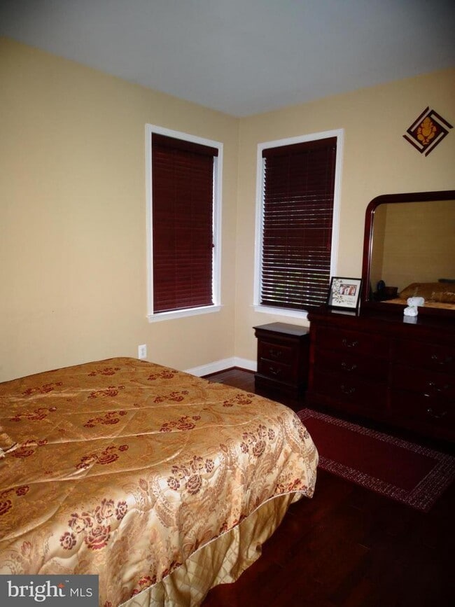 Building Photo - 6453 Swimmer Row Way