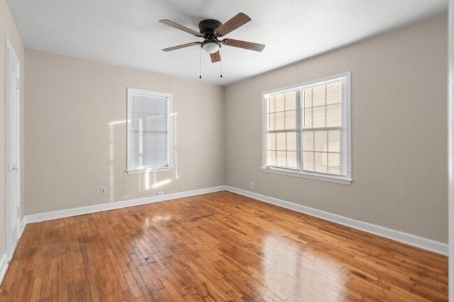 Building Photo - 1214 E St NW