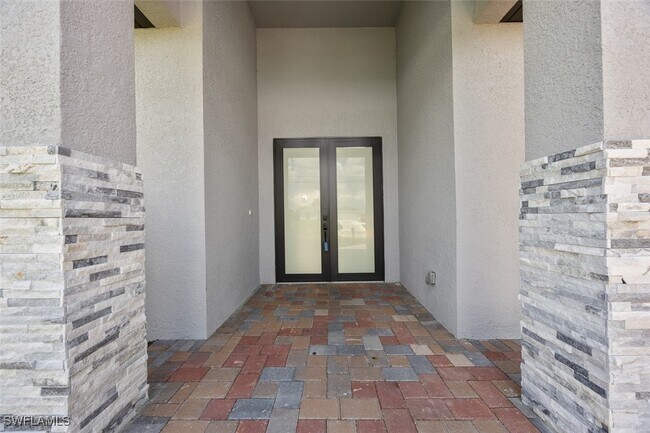 Building Photo - 1609 Nelson Rd N