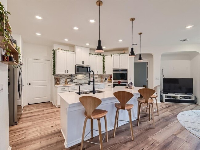 Building Photo - 6521 Carriage Pines Dr