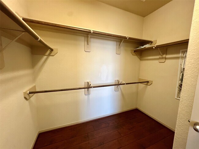 Building Photo - 6111 Grassy Haven Ln