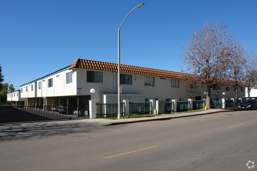 Building Photo - Foothill Courtyards