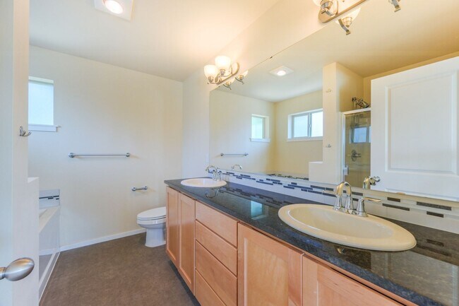 Building Photo - 3Bd Bothell Home!