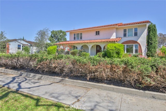 Building Photo - 3744 Pine Ave
