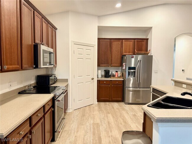 Building Photo - 1252 Rialto Way