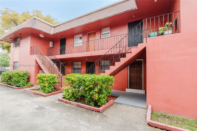 Building Photo - 747 NW 13th Ave