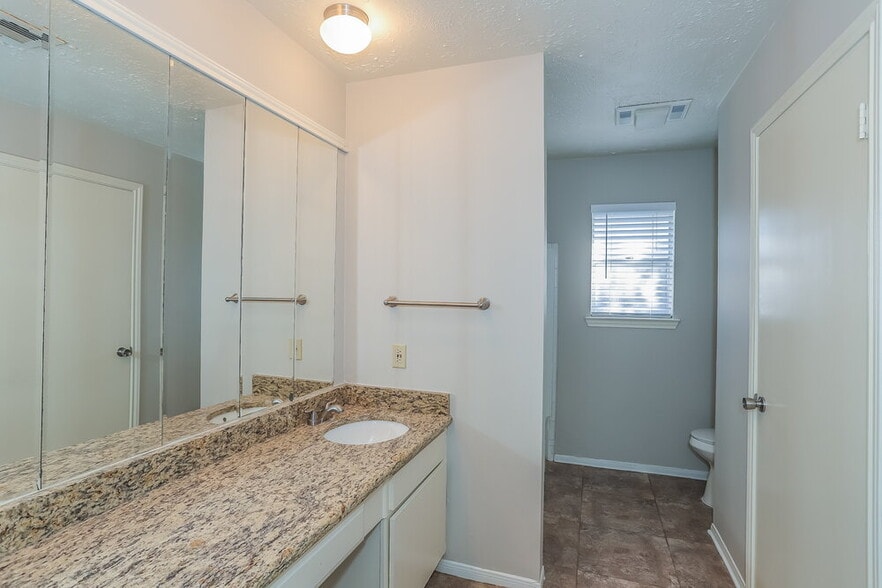 Building Photo - 1010 Hickory Post Ct