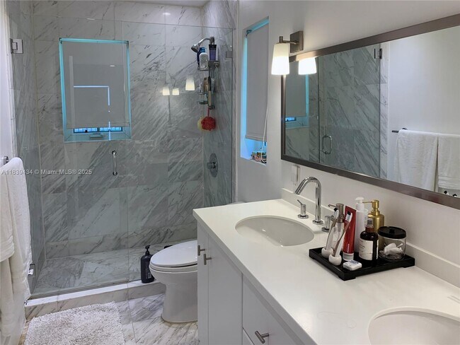 Building Photo - 614 San Juan Dr