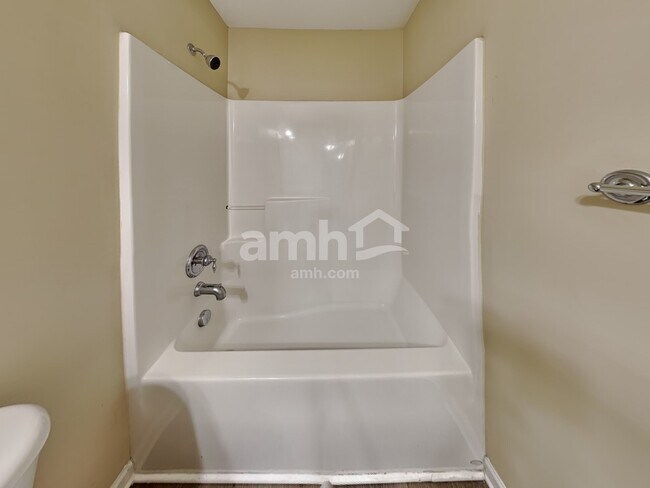 Building Photo - 516 Littleport Dr