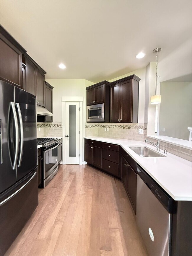 Building Photo - Spacious 3BR + Bonus Timber Creek Home for...