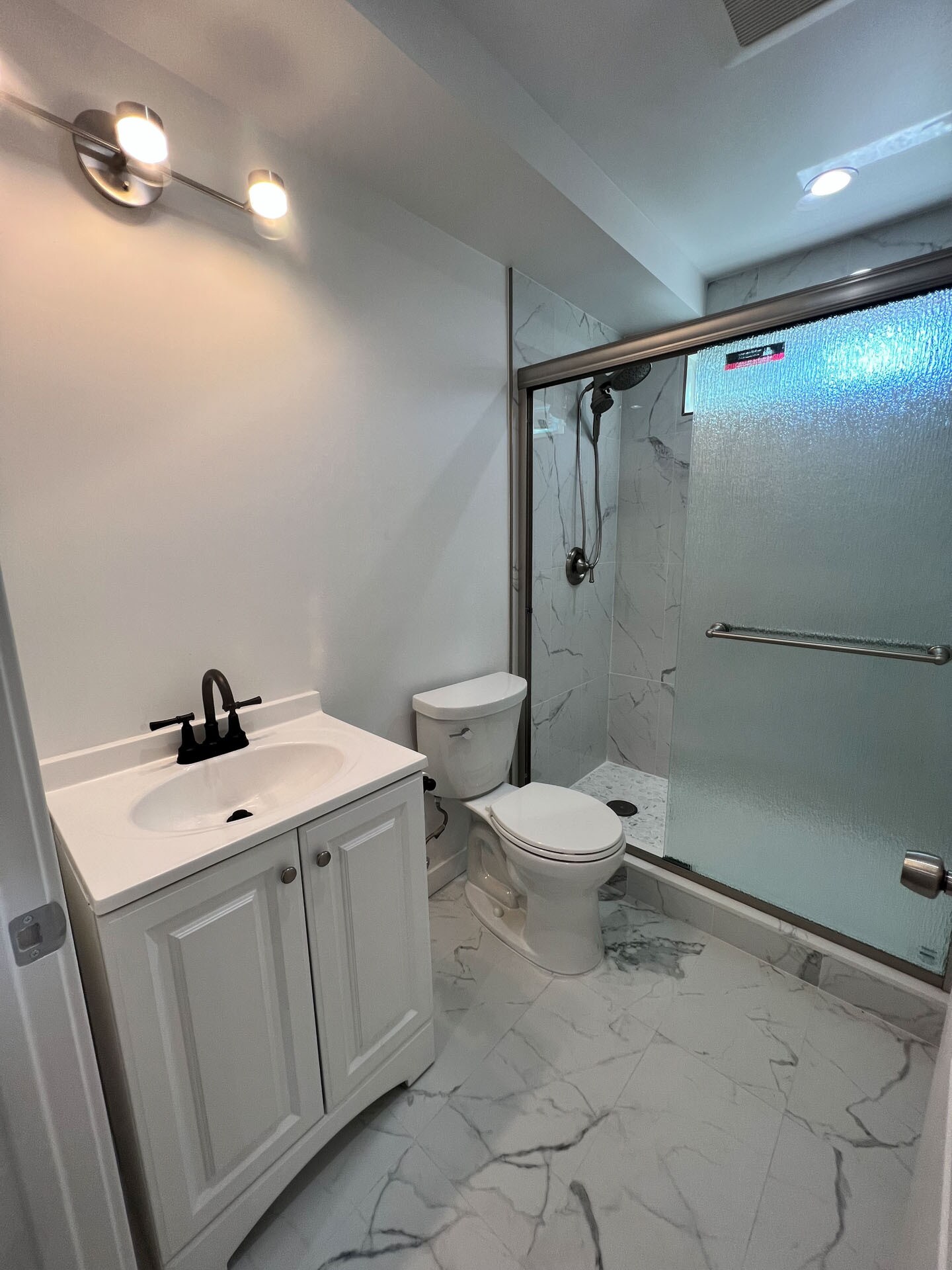 Building Photo - 7718 N Glenoaks Blvd