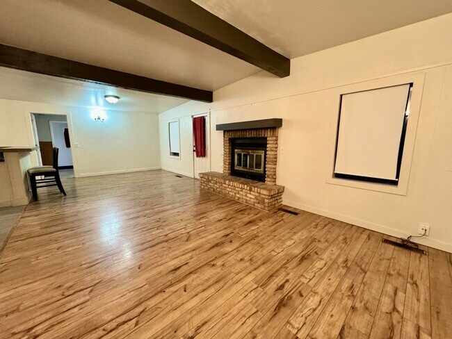 Building Photo - 2510 47th St