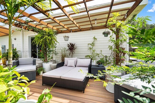 Building Photo - 234 Minola Dr