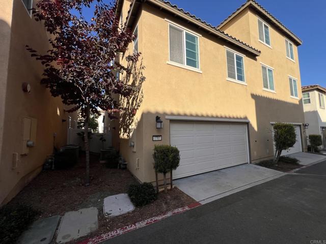 Building Photo - 1707 Frangipani Ave