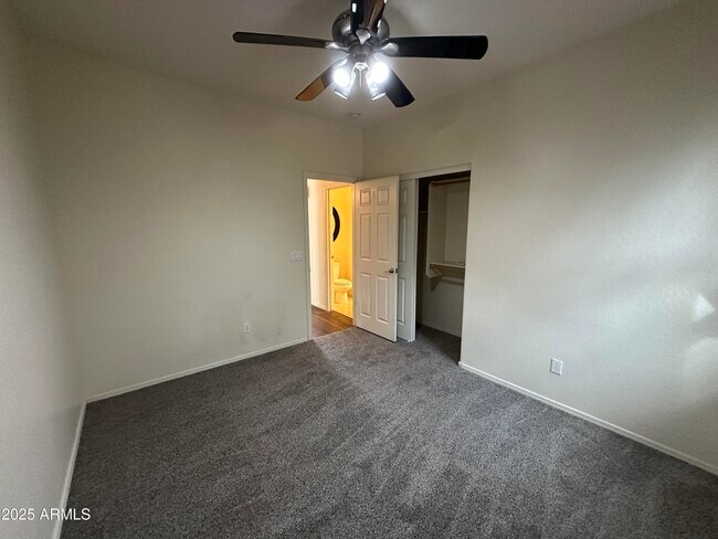 Building Photo - 2653 E Canyon Creek Dr