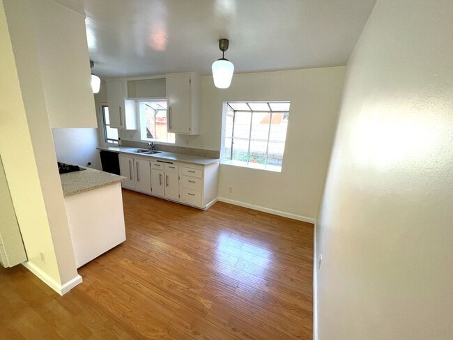 Building Photo - Newly Remodeled 3BD/1.5BA Duplex in Culver City!