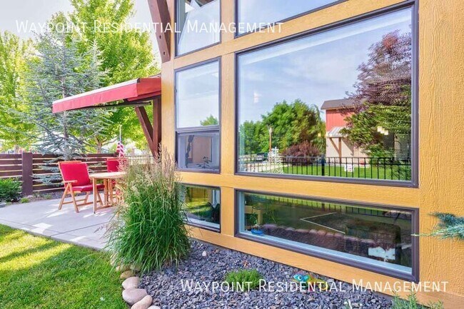 Building Photo - 1415 E Lone Creek Dr