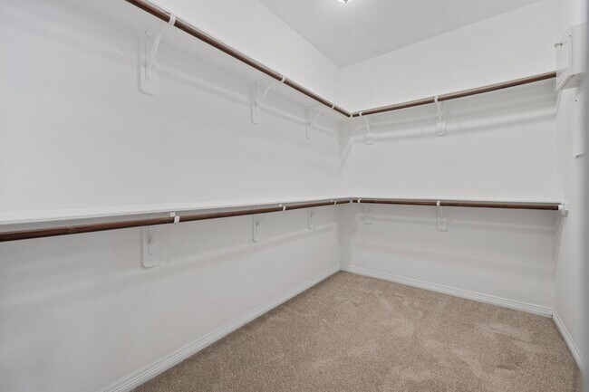 Building Photo - 617 W 24th St