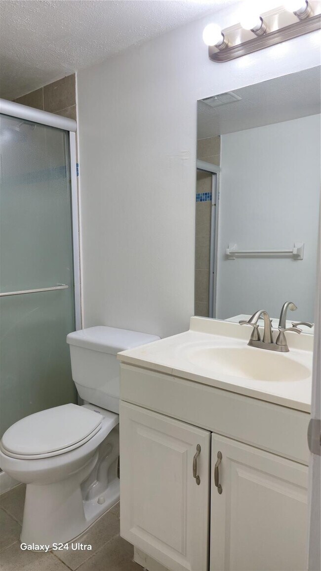 Building Photo - 3111 Oakland Shores Dr