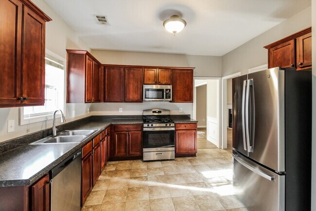 Building Photo - 2680 Freemont St