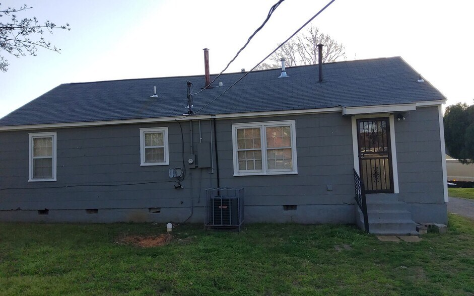 Building Photo - 1155 S Greer St