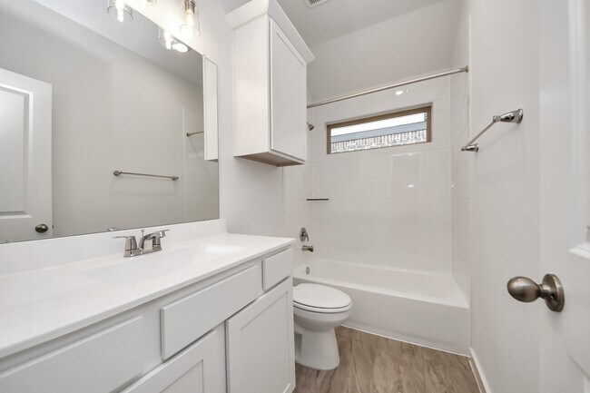 Building Photo - 31815 Autumn Spur Ln